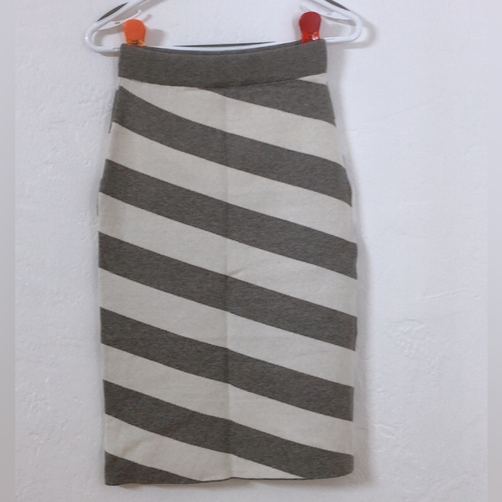 Women knit skirt